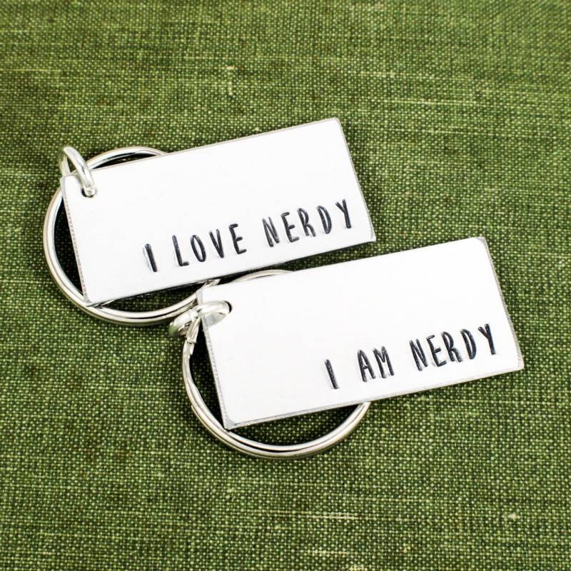 I Love Nerdy Schlüsselanhänger Set - Hand Gestempelt Aluminium Valentinstag Geschenk I Love Nerdy Schlüsselanhänger Set - Hand Gestempelt Aluminium Valentinstag Geschenk von fromtheinternet