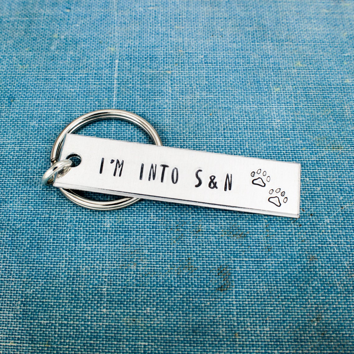 Ich Stehe Auf S&n Aluminium Schlüsselanhänger Spay Neuter Pfotenabdrücke von fromtheinternet