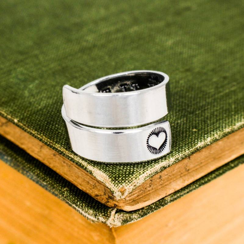 Let It Be Versteckter Text Wrap Ring, Einstellbarer Herz Schmuck Mit Nachricht Im Inneren Let It Be Versteckter Text Wrap Ring, Einstellbarer Herz Schmuck Mit Nachricht Im Inneren von fromtheinternet
