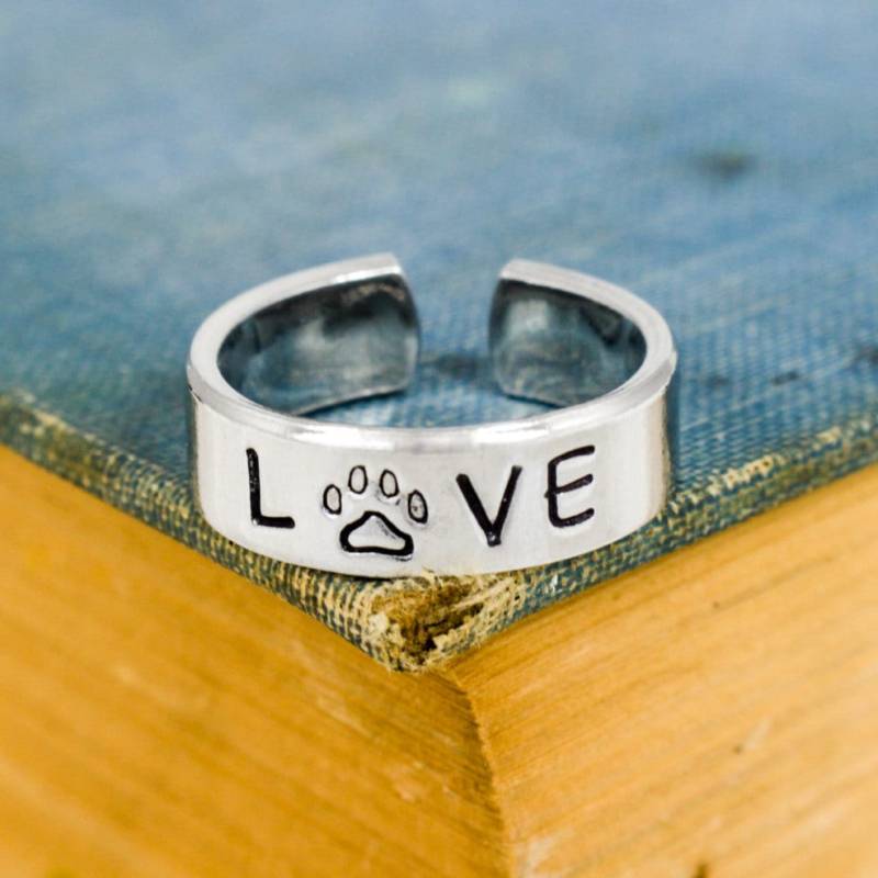 Love Ring Mit Pfotenabdruck Love Ring Mit Pfotenabdruck von fromtheinternet