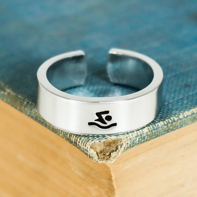 Marathon Schwimmer Aluminium Manschette Ring Hand Gestempelt Schmuck von fromtheinternet