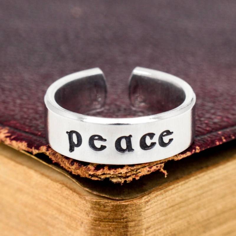 Silber Peace Ring Handgestempelt Manschetten Ring von fromtheinternet