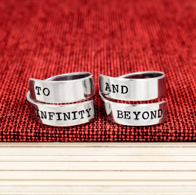 Unendlich Und Darüber Hinaus Aluminium Wrap Ring Set - Hand Gestempelt Freundschaftsringe von fromtheinternet