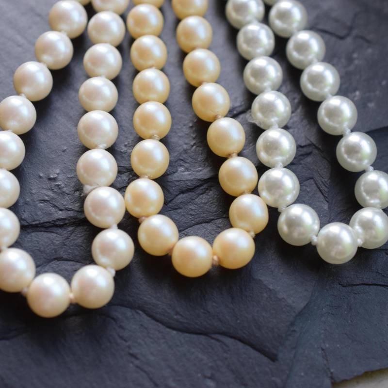 Modeschmuck Weisse Perlenkette Einreihig Kette Verschiedene Längen Schöne Schliessen von froschtritsche