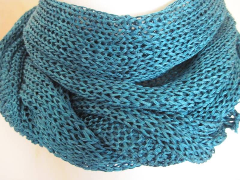 strickschal Seide Türkis Hand Gestrickt Super Leicht von froschtritsche