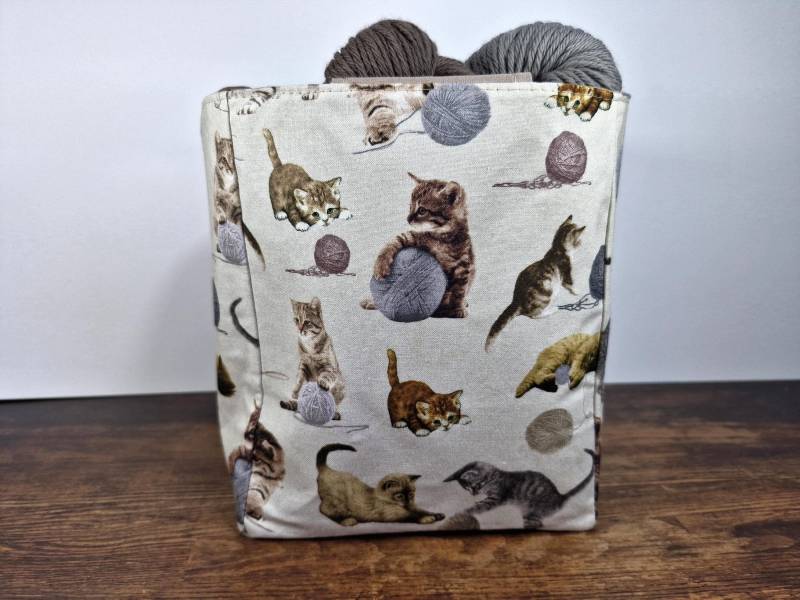 Kleine Projekttasche Mit Spielenden Katzen Beige Verschiedene Modelle von frostpfoetchen