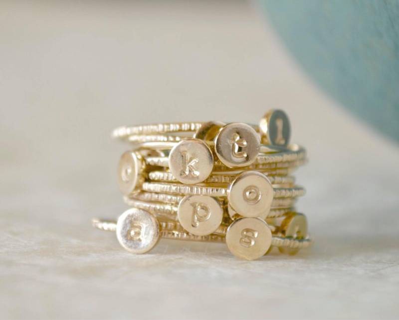 Stapelbare Initialen Ringe - Gold-Filled Set Von Drei, Individuell, Personalisiert, Monogramm Ring, Stapelbare Initialen, Midi Stapelbare Initialen Ringe - Gold-Filled Set Von Drei, Individuell, Personalisiert, Monogramm Ring, Stapelbare Initialen, Midi von fruitionjewelry