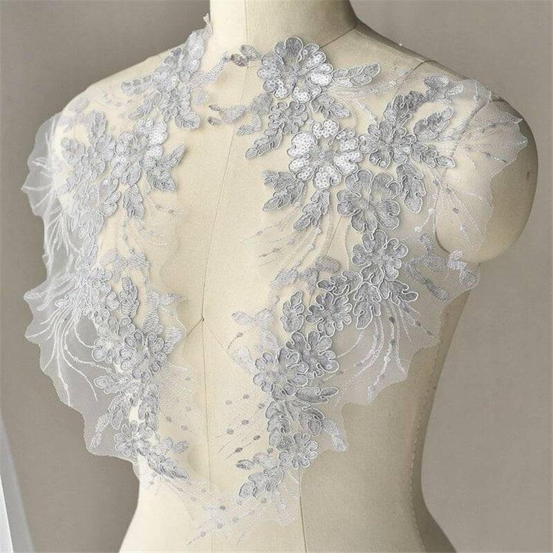 Floral Spitze Hochzeit Kleid Spitzenapplikation Pailletten Blume Brautkleid Abendkleid Floral Spitze Hochzeit Kleid Spitzenapplikation Pailletten Blume Brautkleid Abendkleid von fundtruhe