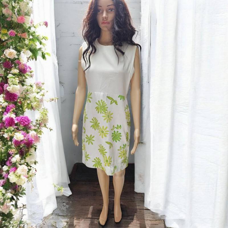 Vintage 1960Er Weiß & Grünes Blumen Kleid Größe 10 Aus 8 Us No 547 von funkyflamingoau