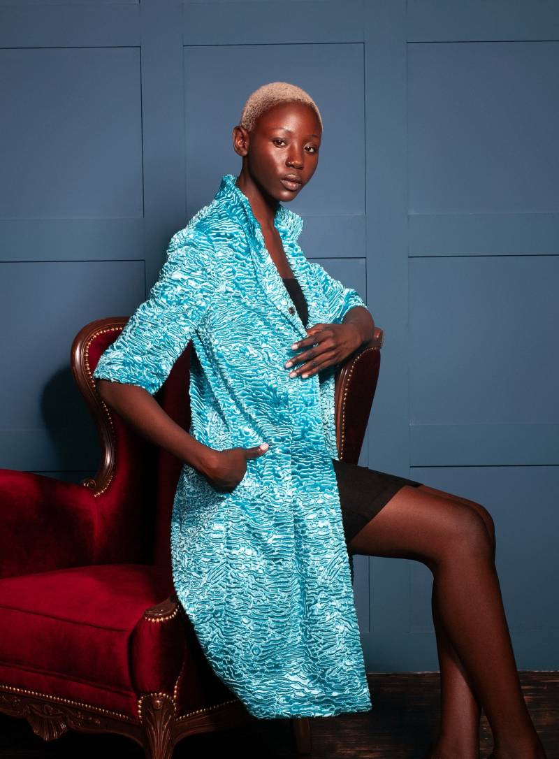 Blaue Pelzjacken. Helle Jacke Des Mädchens. Vogue Jacke. Kunstpelz Fashion. Karakul Mäntel. Mode Exklusive Öko-Pelze Von Tissavel | Frankreich von furamur