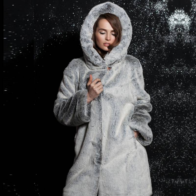 Chinchilla Pelzmantel - Vegane Flauschige Damen Mäntel von furamur