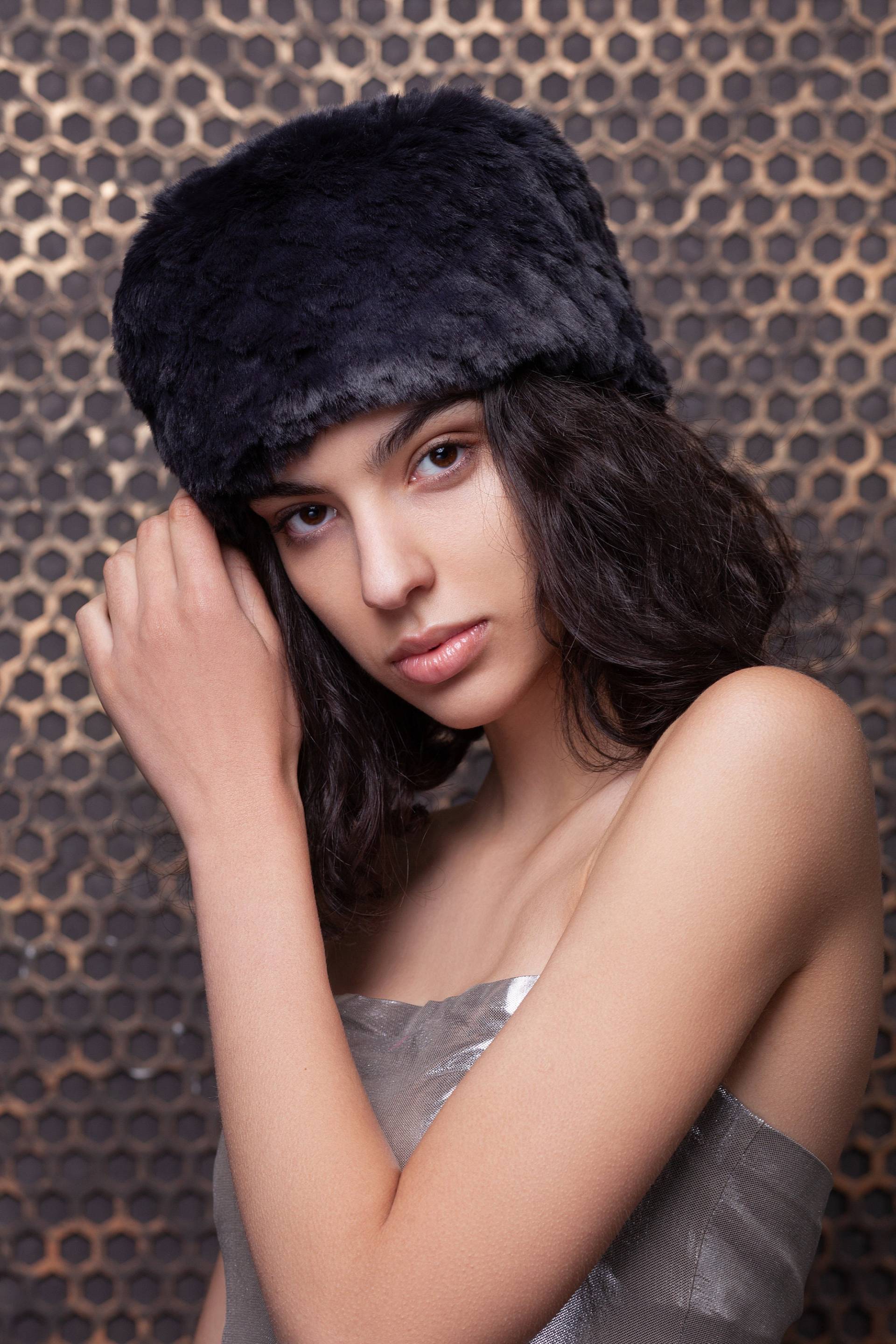 Chinchilla Strickmütze Graphite Kunstpelz Damen Winter-Stil von furamur