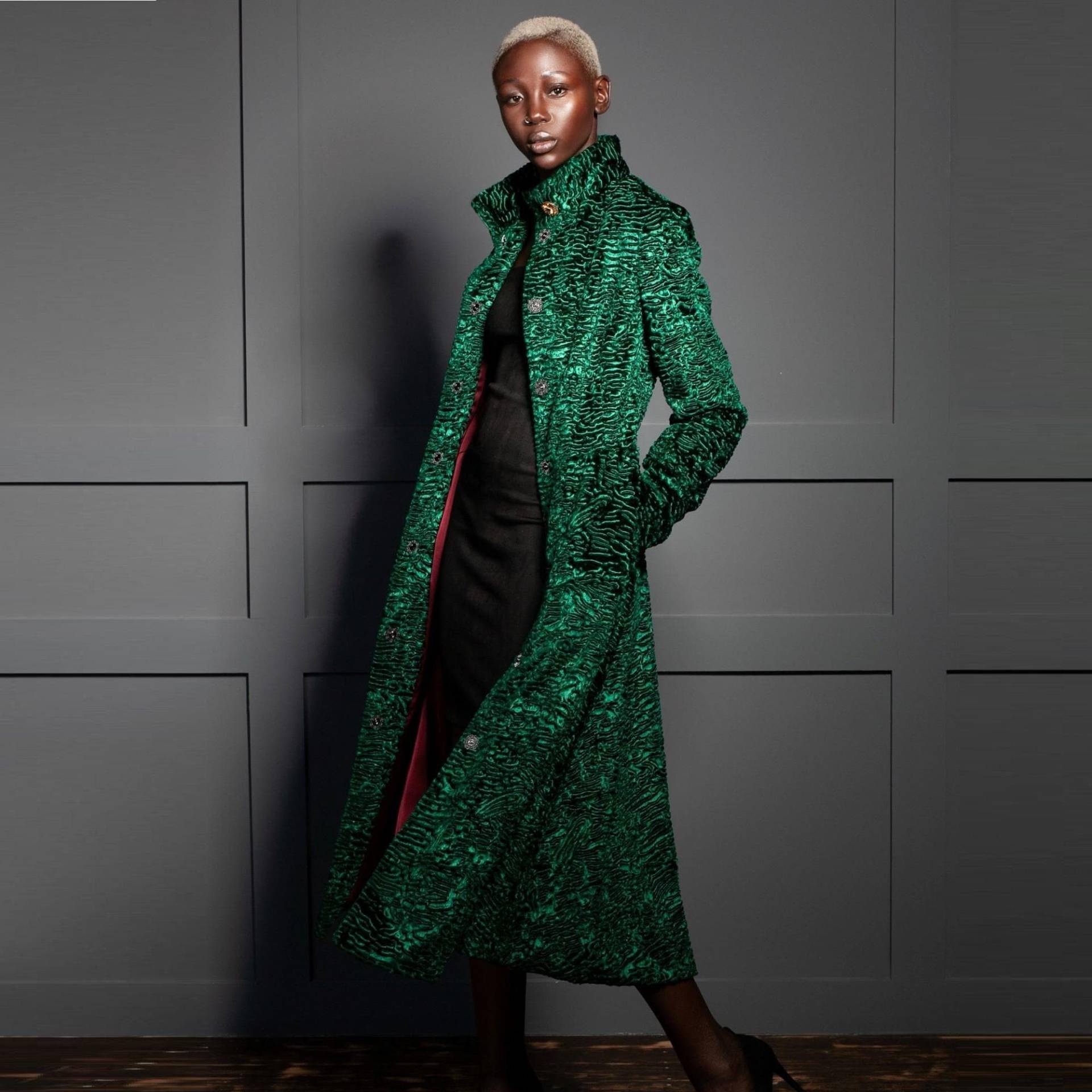 Damen Pelzimitat Mantel - Luxus Trenchcoat Für Exklusive Öko-Pelze Von Tissavel | Frankreich von furamur