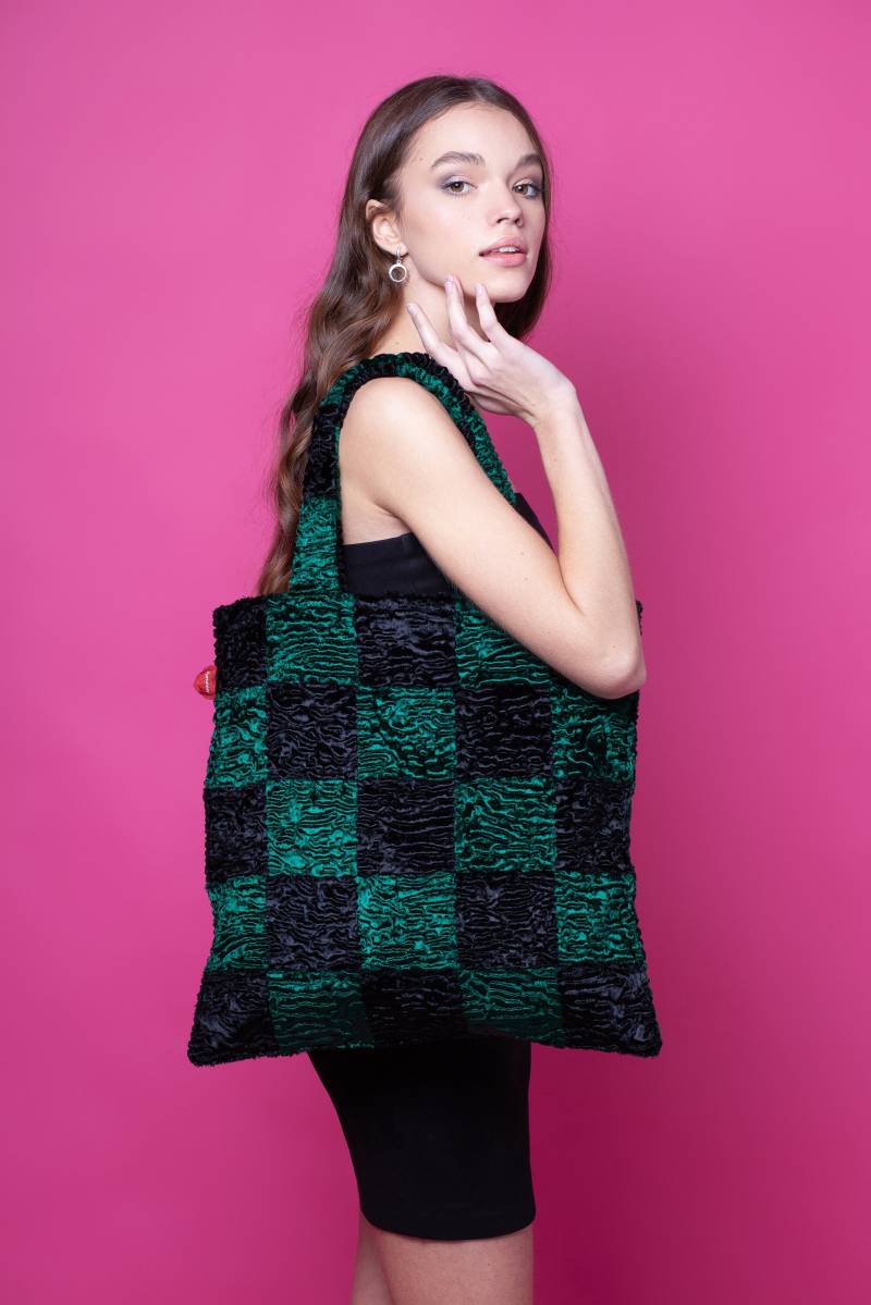 Große Felltasche. Einkaufstasche. Mode-Tasche. Damen Tasche. Sack Tote. Öko-Tasche. Schultertasche. Exklusive Öko-Pelze Von Tissavel | Frankreich von furamur