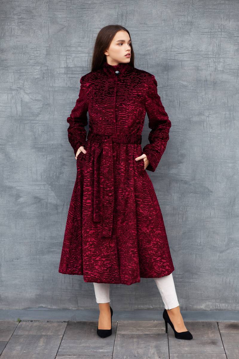 Roter Frauen Mantel. Mutter Winter Geschenk. Weihnachtsgeschenke. Der Rückgängig Machende Samt Mäntel. Damen Wintermantel. Pelz-Mantel. Oversize von furamur