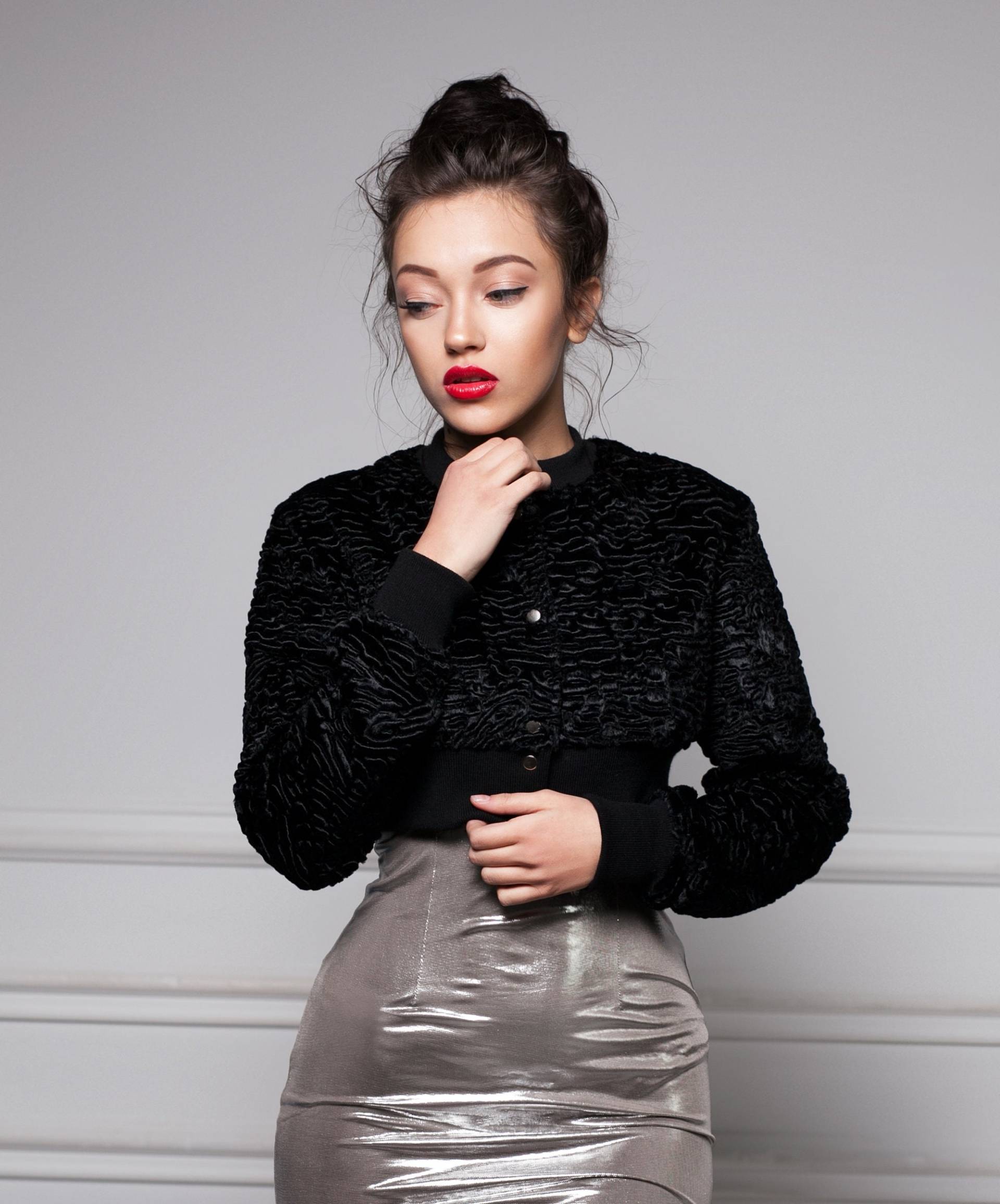 Schwarze Kunstfell Bomberjacke Tissavel Eco Fur, Handgemacht von furamur