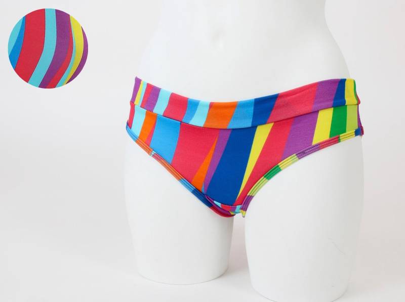 Damen-Unterhose Mit Bunten Retrostreifen von fuxandfriends