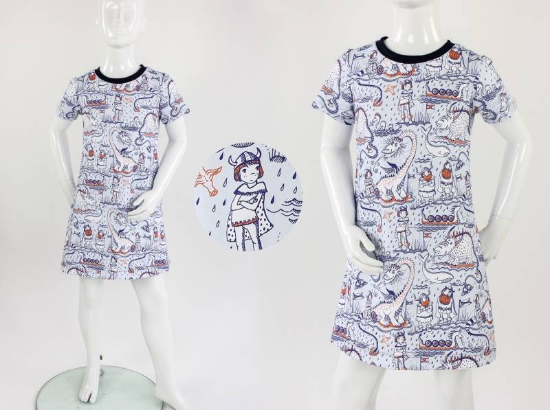 Kinder-Shirtkleid Hellblau Mit Wikingern Und Drachen Bio-stoffe von fuxandfriends