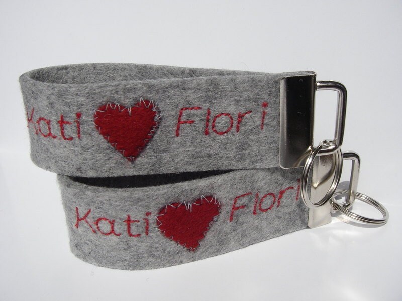 Zwei Filz Schlüsselanhänger Mit Namen Als Geschenk Zwei Filz Schlüsselanhänger Mit Namen Als Geschenk von gabsiFORme