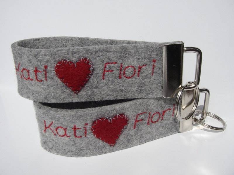 Zwei Filz Schlüsselanhänger Mit Namen Als Geschenk Zwei Filz Schlüsselanhänger Mit Namen Als Geschenk von gabsiFORme