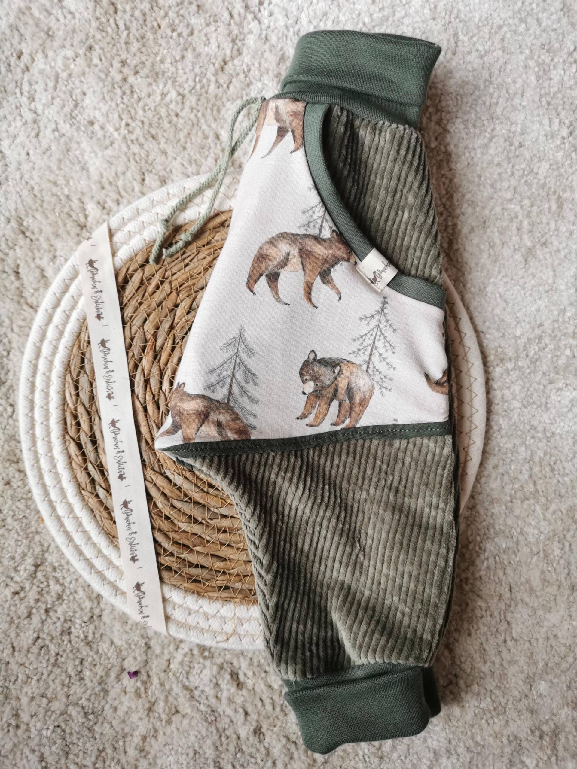 Baby Cordhose Waldtiere Pumphose Unikat Cord Waldtierhose Einzelstück Mit Taschen Bärenhose Kinder Hose Baby Cordhose Waldtiere Pumphose Unikat Cord Waldtierhose Einzelstück Mit Taschen Bärenhose Kinder Hose von gaenschenentlein