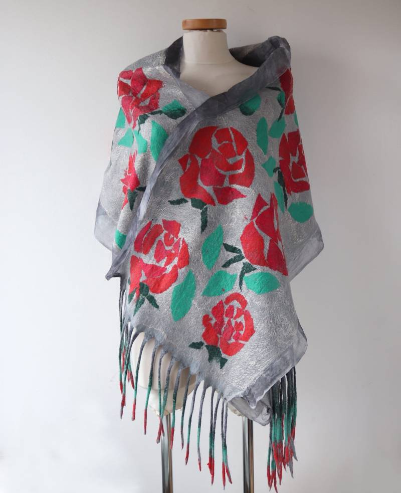 Gefilzte Rosenschal Graue Merinowolle Floral Schal von galafilc