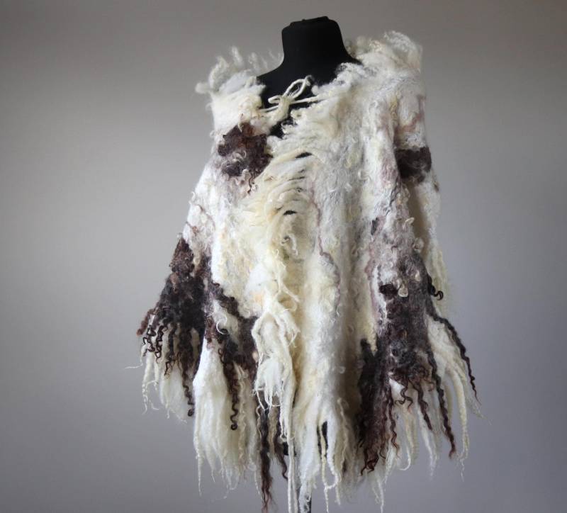 Gefilzter Schal Echtpelz Grau Creme Wickel-Fell Fell Stola, Grau Woll-Schal Stola Cruelty Free Pelz Vegetabil Von Galafilc von galafilc