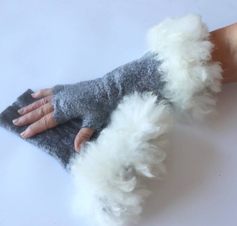Graue Fingerlose Filzhandschuhe Handgefilzte Armstulpen, Alpaka Handschuhe, Pelz Armstulpen Grau Grau, Wolle Kuschelige von galafilc