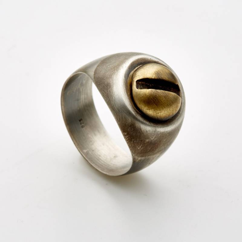 Bolt Signet Ring - Steampunk Power Handgemachter Urbaqn Industrial Design Zweifarbiger Von Handwerker Gal Barash-Mj von galbarash
