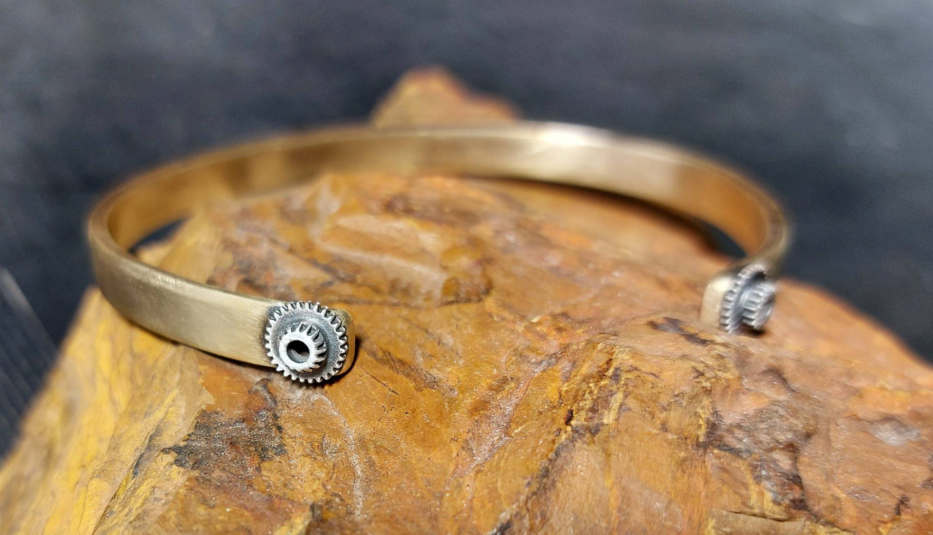 Cogs Eyes-Messing Armreif - Herren Armreif-Damen Armreif-Messing Armband-steampunk Manschettenarmband-Grange Armband-Herren Armreif von galbarash