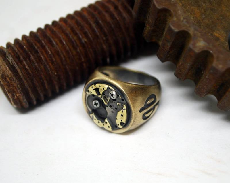 Zeit Rost-Grange-Rustikal-Brennender Mann-Messing-Signet Ring-Herren Signet Ring-Großer Starker Ring-Steampunk Verlobungsring-Herren Chunky Ring-Mad von galbarash