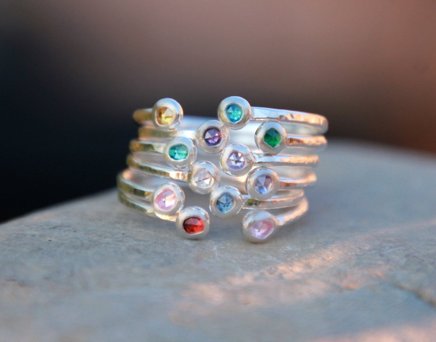 Doppelte Birthstone Ring - Dual Geburtsstein Ring Mutter Einstellbare Verstellbarer Ringe von galwaydesigns