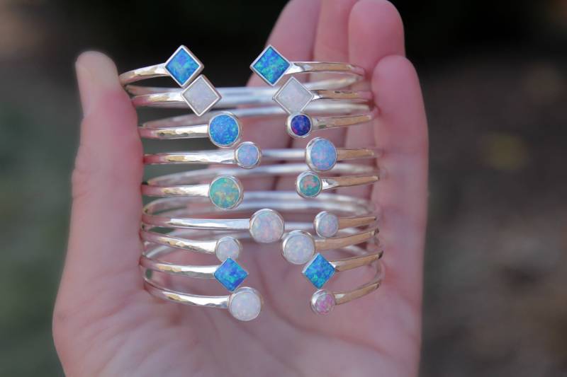 Einstellbares Opalarmband - Opal Armreif Armband Sterling Silber Argentium von galwaydesigns