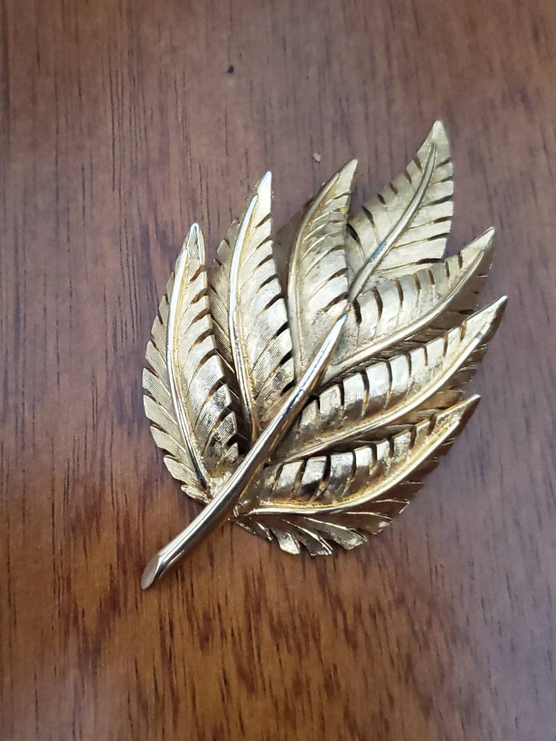 Vintage Gold Ton Blatt Brosche Signiert Boucher 8604P von gamblordcollectables