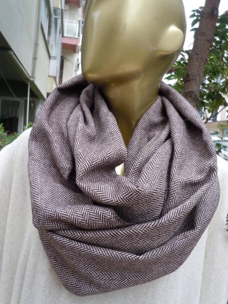 Braune Fischgrät Infinity-Männer Schal, Männer Schals, Loop Herren Accessoires Braune Fischgrät Infinity-Männer Schal, Männer Schals, Loop Herren Accessoires von gameofscarves