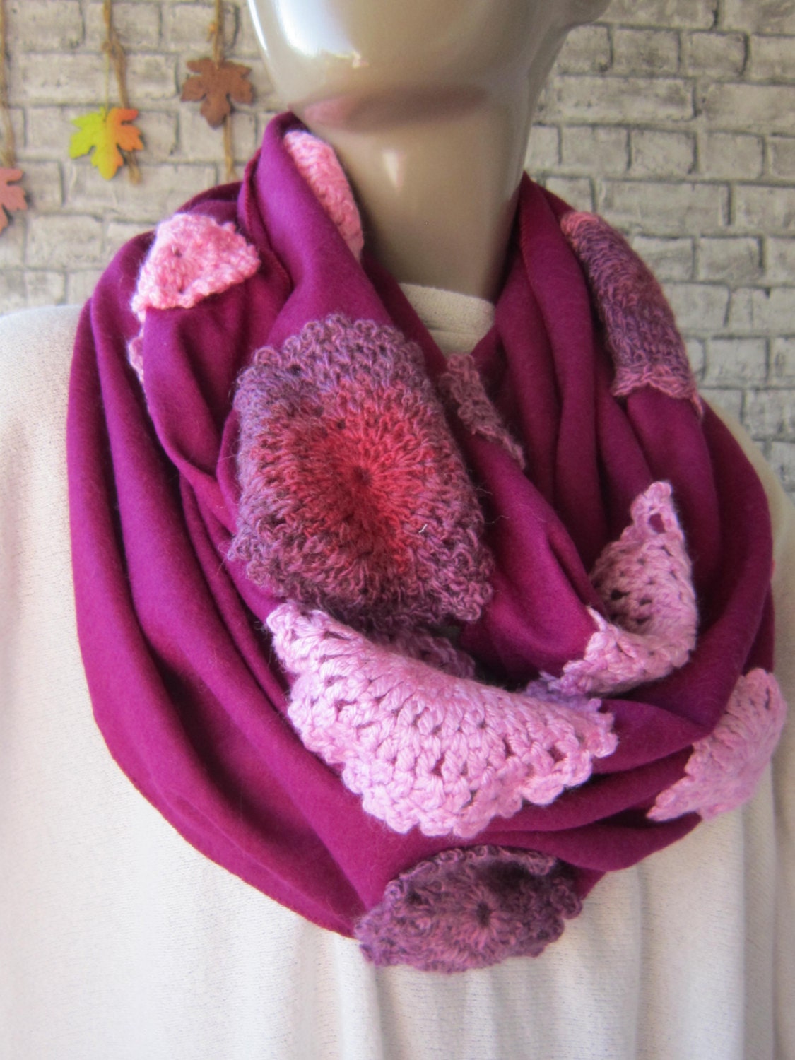 Fuchsia Infinity Motiv Schal/Loop Schal, Chunky Kapuzenschals, Damenmode, Accessoires, Boho Stlye von gameofscarves