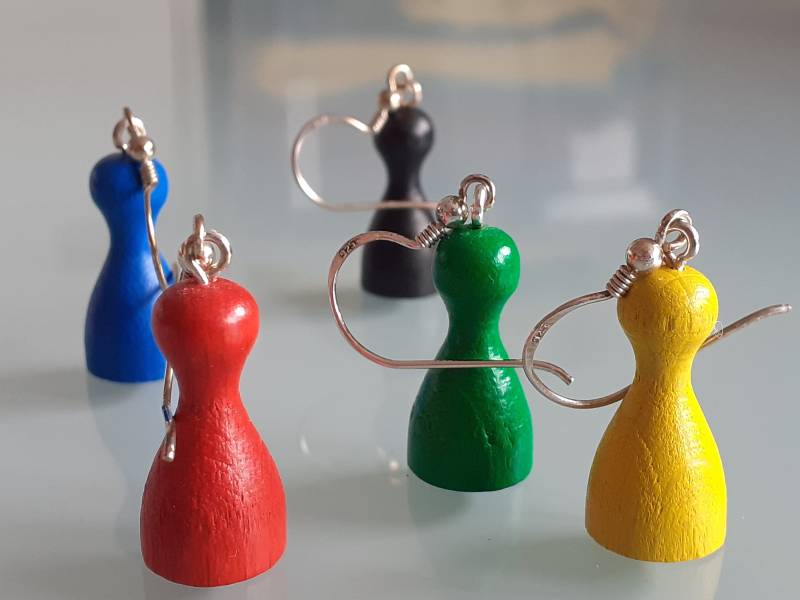 Ohrringe Verspielt Bunt Jung Farbig Holz Figuren Hängend Silber Rot Grün Gelb Blau Weiss Schwarz Weihnachten Geburtstag Konfirmation Mädn von ganzschoenbunt