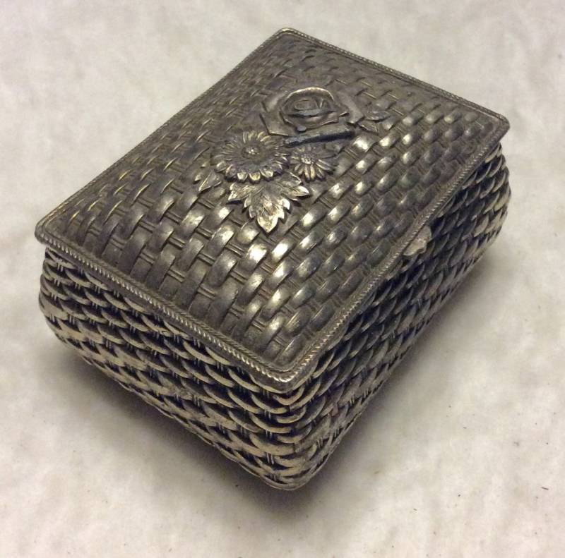 Jahrgang Silverplated Basketweave Rosen Rot Samt Gefüttert Schmuck Schmuck-Box Jahrgang Silverplated Basketweave Rosen Rot Samt Gefüttert Schmuck Schmuck-Box von garagesale715