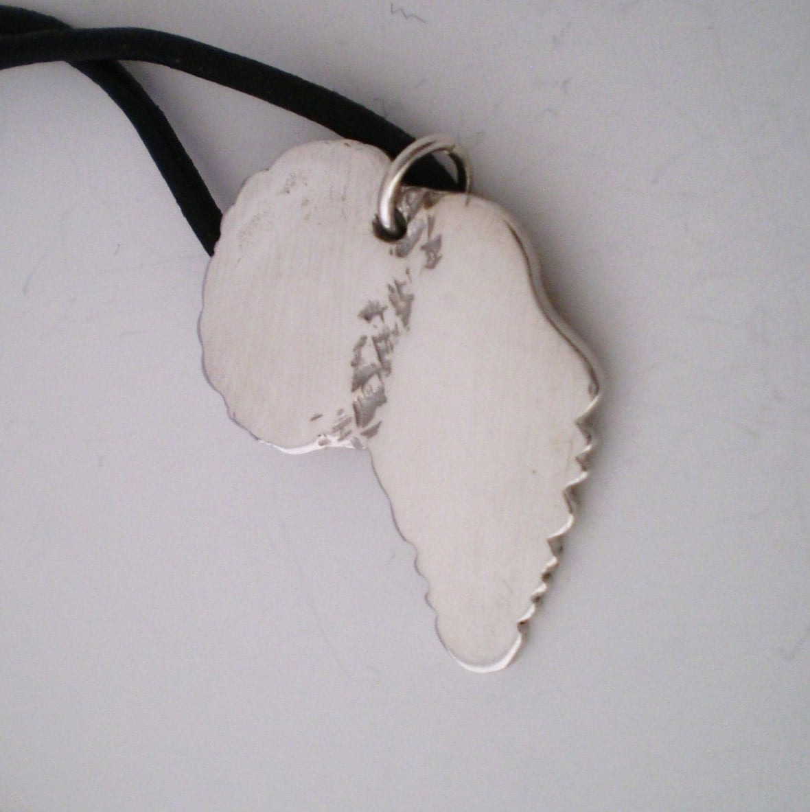 Feinsilber .999 "Uso' Fs S2 - Anhänger An Schwarzem Lederband von gaynells