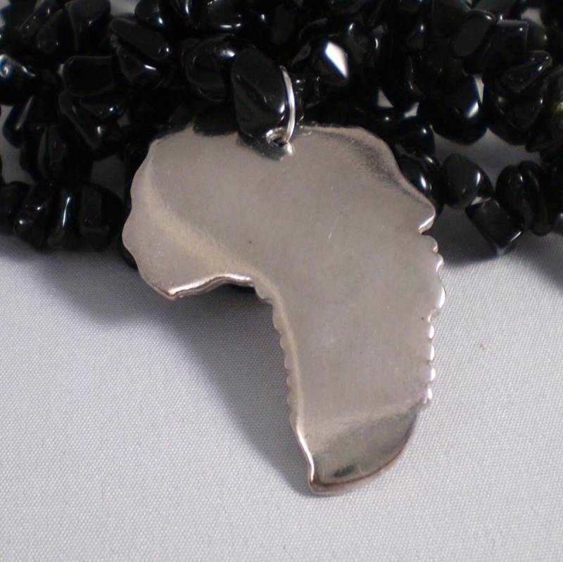 Silber Anhänger .999 Halskette 34 Zoll Schwarz Obsidian Nuggets Strang "Afrika' Kamee "Uso' Gesicht in Swahili 42mm X 31mm 2mm Clay Silber Anhänger .999 Halskette 34 Zoll Schwarz Obsidian Nuggets Strang "Afrika' Kamee "Uso' Gesicht in Swahili 42mm X 31mm 2mm Clay von gaynells