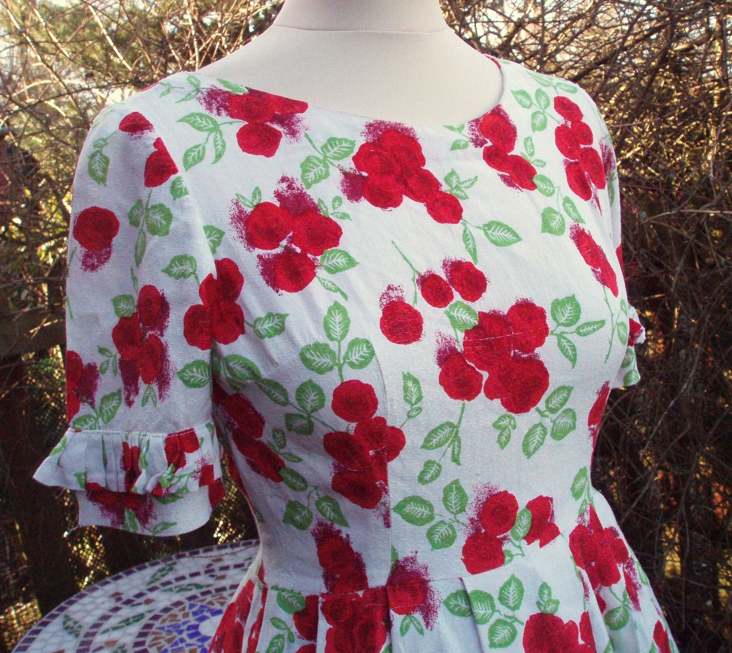 1950Er Jahre Original Vintage Baumwoll-Tageskleid Rote Rosen - S von gayretro