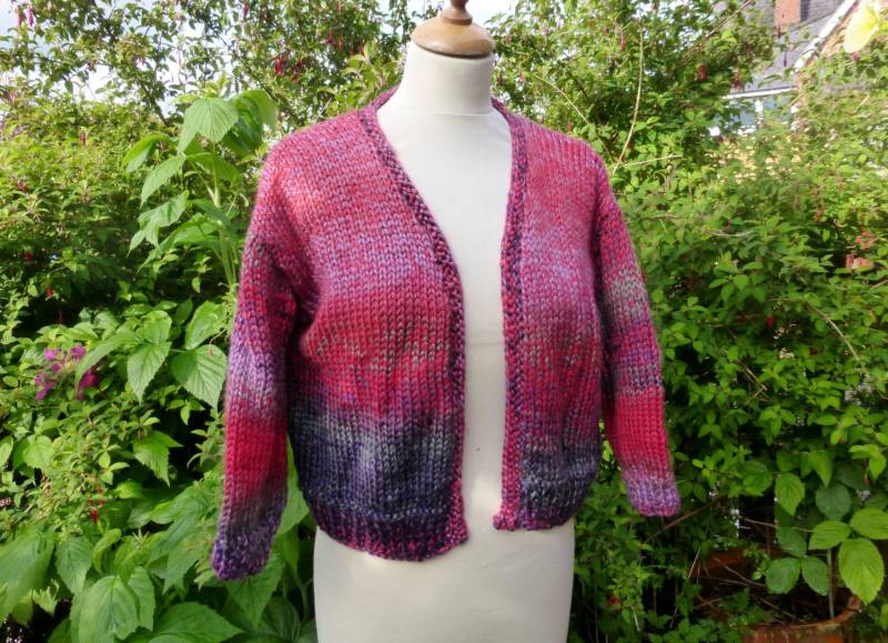 Handgestrickte Retro-Kurzjacke/strickjacke Rottöne, Rosa, Blau 3/4 Ärmel Uk 14 Us 10 12 von gayretro