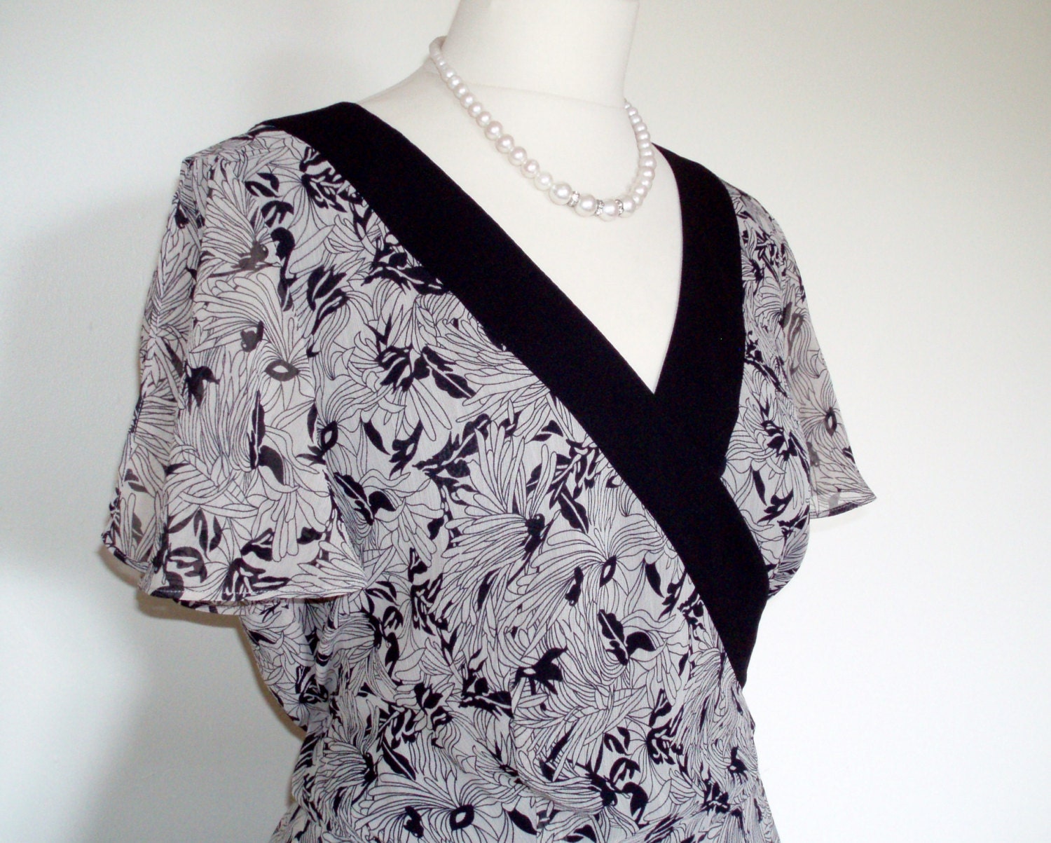 Schönes Fließendes Chiffonkleid Von Berketex, England Uk 16 Us 12/14 von gayretro