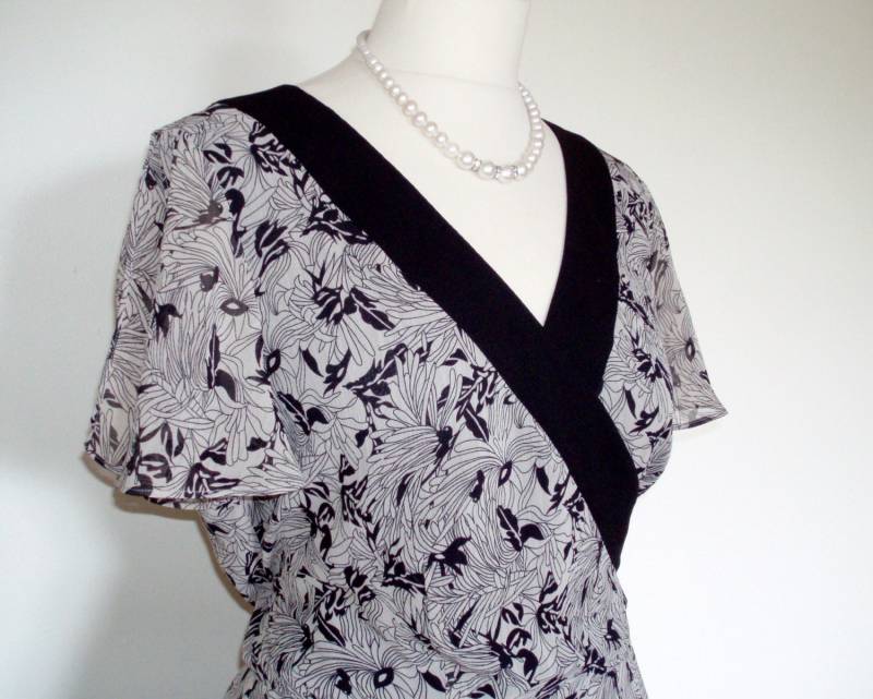 Schönes Fließendes Chiffonkleid Von Berketex, England Uk 16 Us 12/14 von gayretro