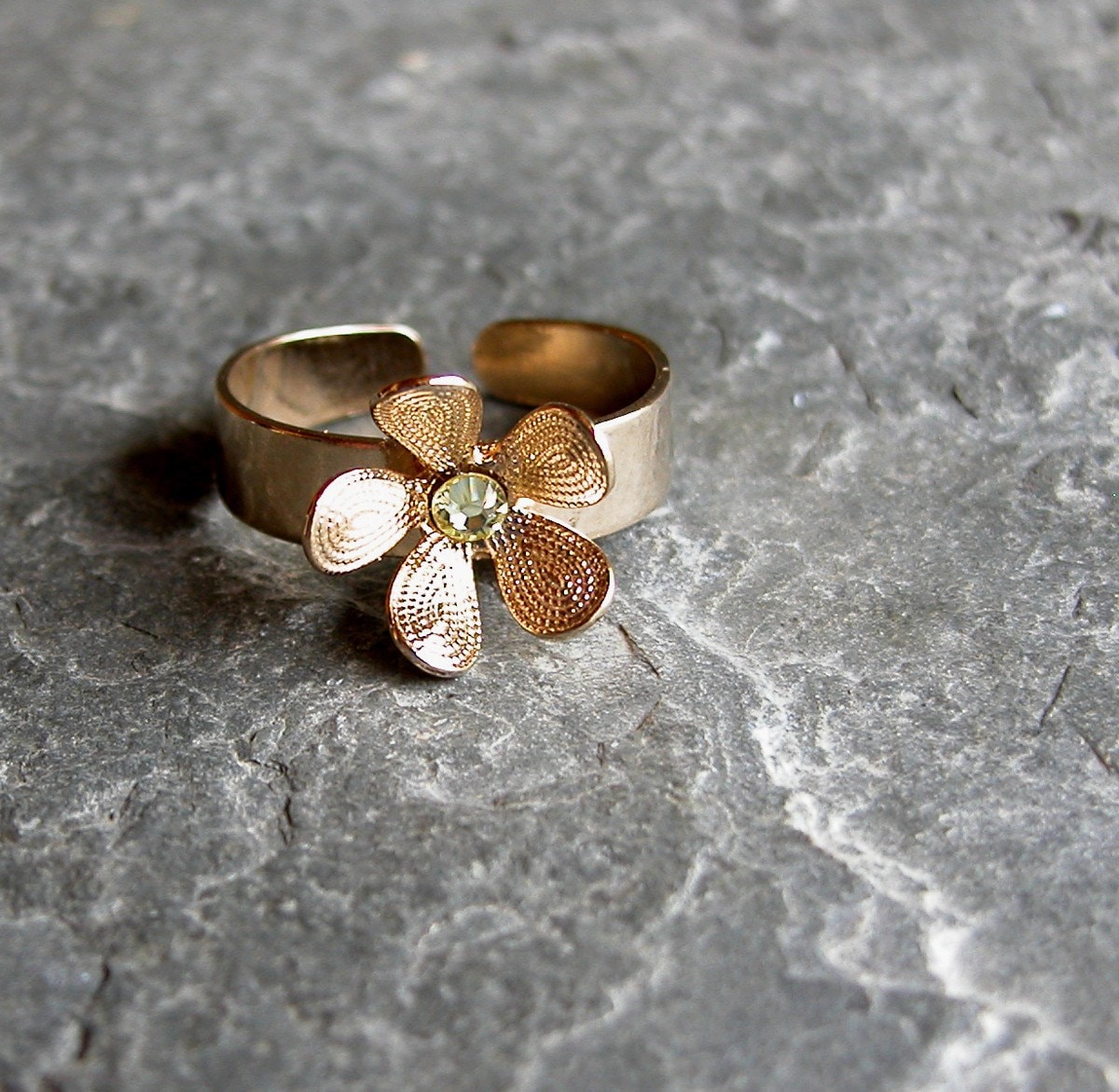 Blumenmädchen Ring, Geschenk Für Sie, Verstellbarer Gold Blume Swarovski Kristall Brautjungfer Hochzeit Party, Hochzeitsschmuck Blumenmädchen Ring, Geschenk Für Sie, Verstellbarer Gold Blume Swarovski Kristall Brautjungfer Hochzeit Party, Hochzeitsschmuck von gazellejewelry