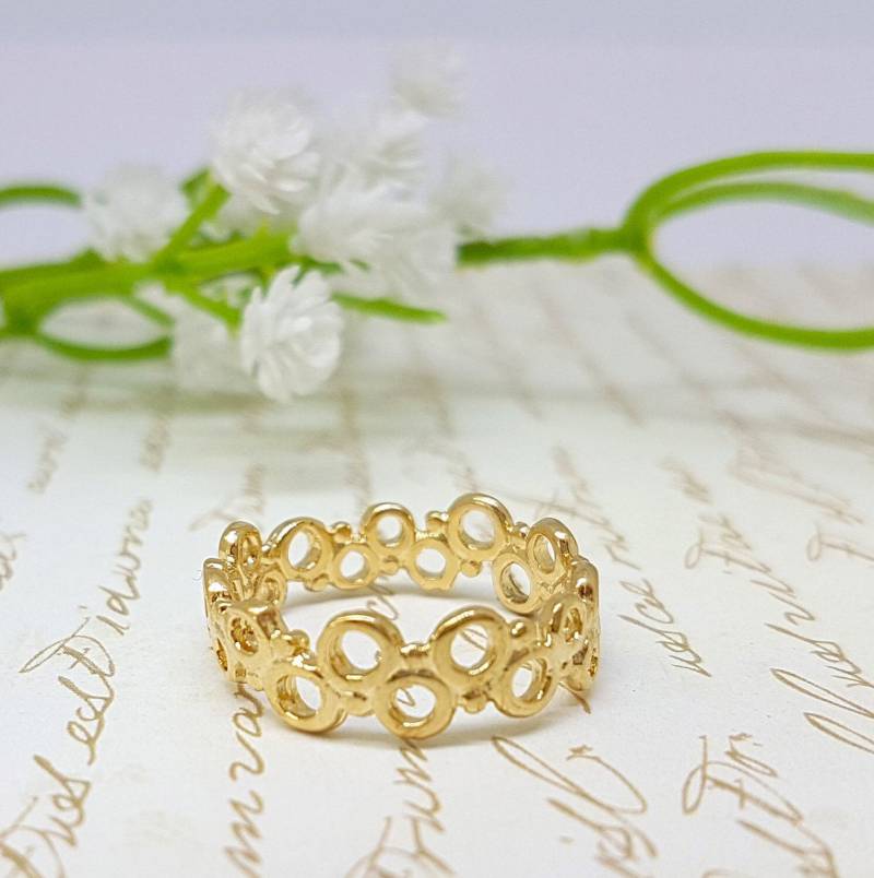 Gold Zarter Ring, Einzigartiger Ehering, Goldring, Stapelring Gold, Kreisring, Geschenke, Ehering von gazellejewelry