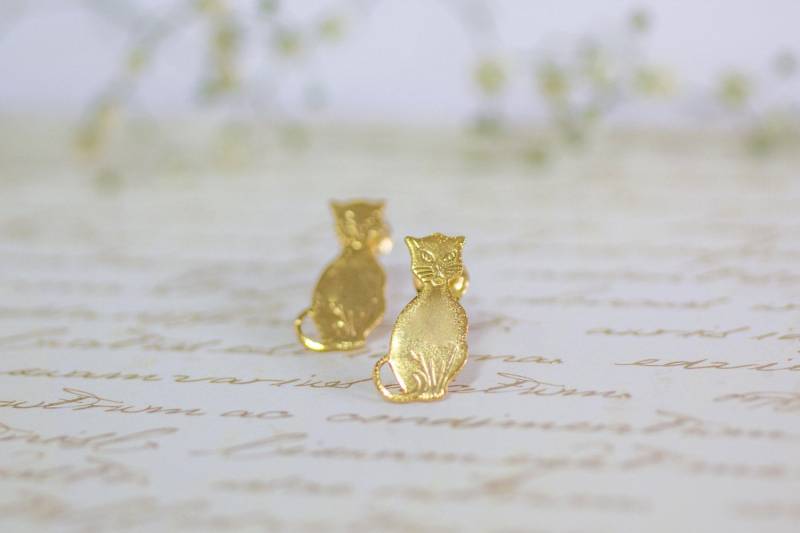 Ohrstecker Gold Katze Ohrringe, Süße Halloween Zubehör, Tier Schmuck, Ohrringe von gazellejewelry