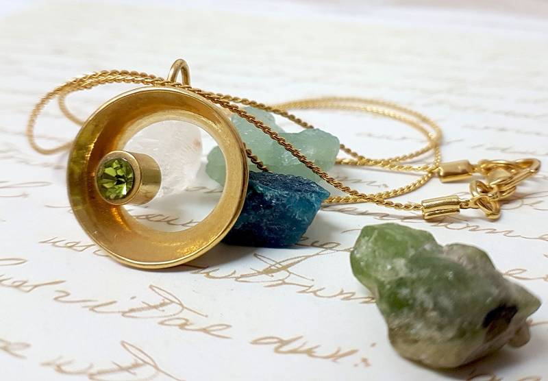 Peridot Halskette, August Birthstone Schmuck, Swarovski Kristall Grüne Stein Geschenk Für Sie von gazellejewelry