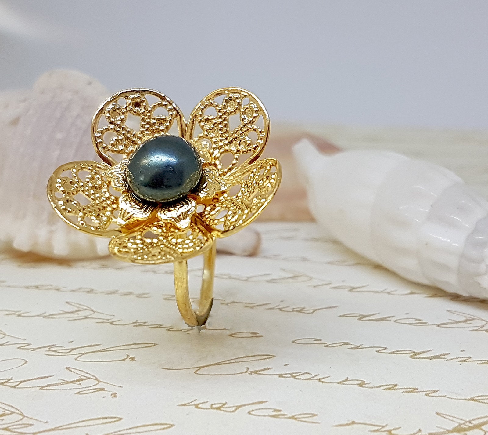 Perle Brautring, Hochzeit Blume Ring, Spitze Brautjungfer Gold Filigrane Etwas Blau Perle Brautring, Hochzeit Blume Ring, Spitze Brautjungfer Gold Filigrane Etwas Blau von gazellejewelry