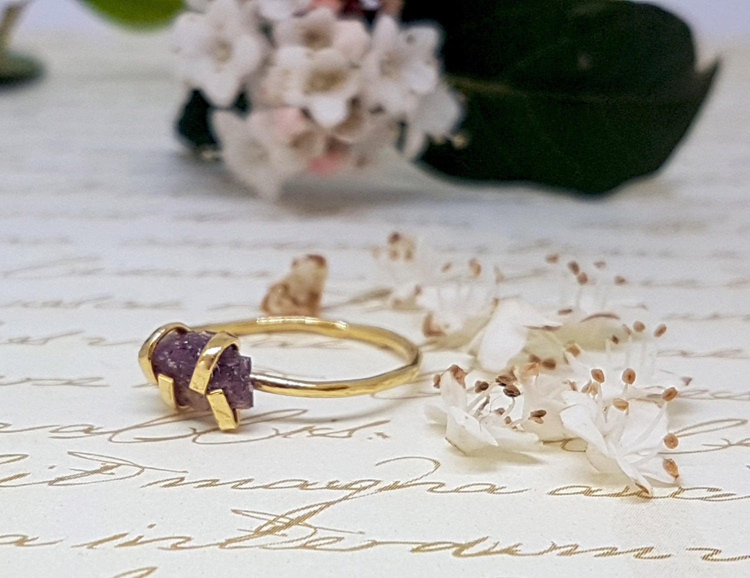 Roter Rubin Ring Gold, Roher Ring, Edelstein Juli Birthstone Stacking Gold Roter Rubin Ring Gold, Roher Ring, Edelstein Juli Birthstone Stacking Gold von gazellejewelry